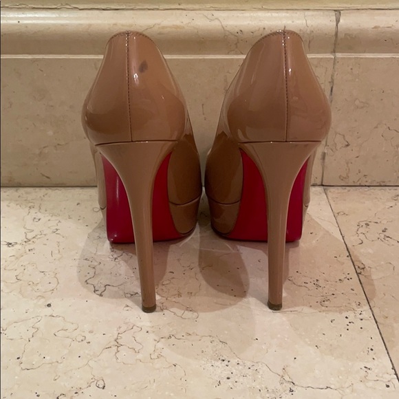 Christian Louboutin Bianca Round Toe Pumps - Picture 2 of 2